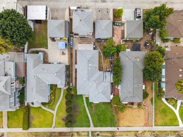 924 S Broadway, Santa Ana, California 92701