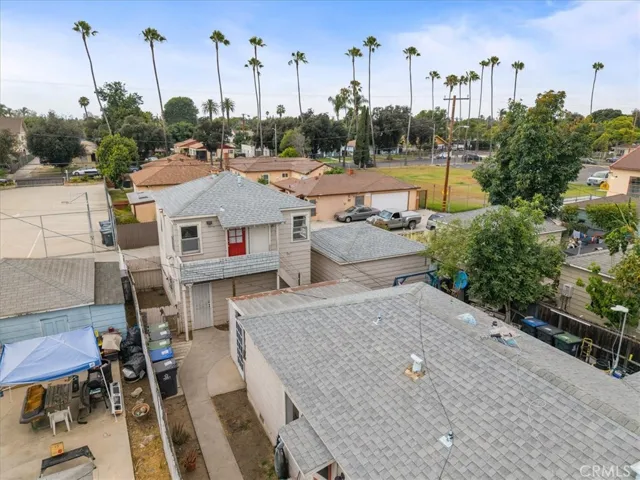 924 S Broadway, Santa Ana, California 92701