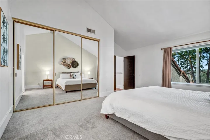 26606 La Roda, Mission Viejo, California 92691