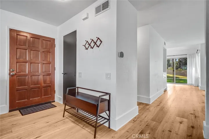 26606 La Roda, Mission Viejo, California 92691