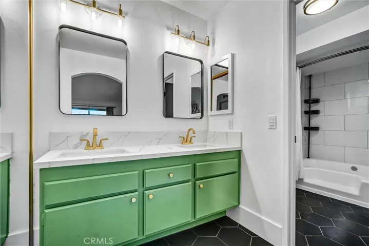 26606 La Roda, Mission Viejo, California 92691