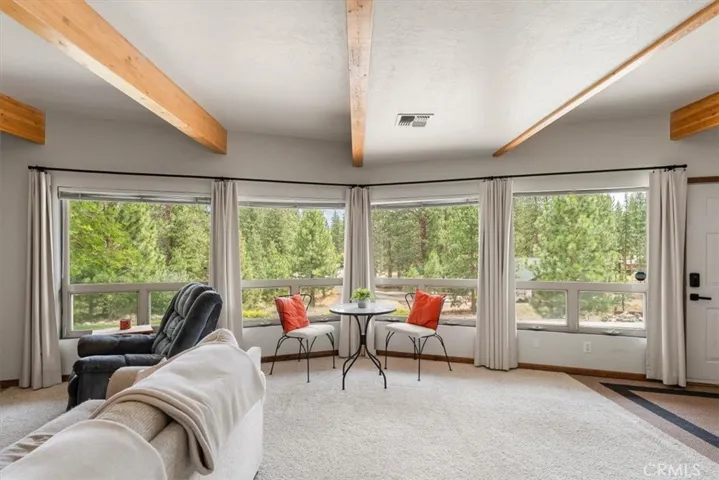 6104 Palmer Drive, Weed, California 96094