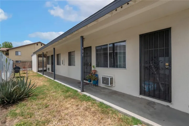 595 W Shamrock Street, Rialto, California 92376