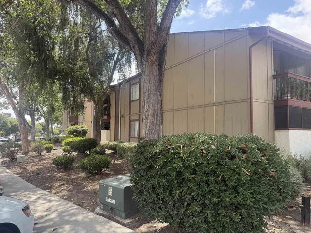 5462 Adobe Falls Rd 11, San Diego, California 92120