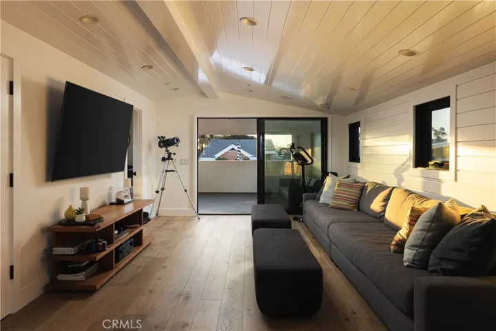 211 35th, Newport Beach, California 92663