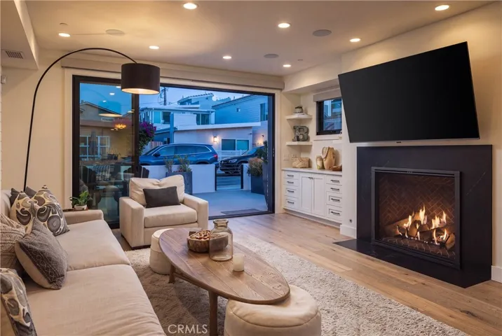 211 35th, Newport Beach, California 92663