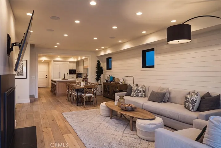 211 35th, Newport Beach, California 92663