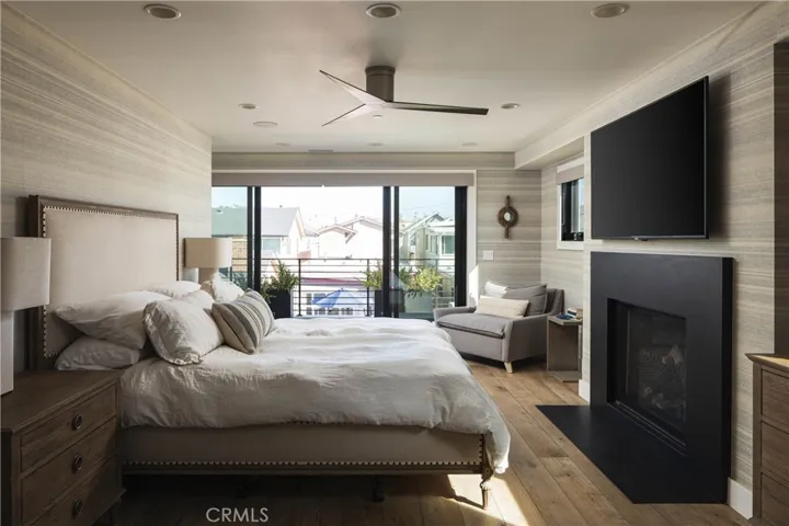 211 35th, Newport Beach, California 92663