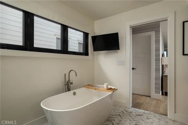 211 35th, Newport Beach, California 92663