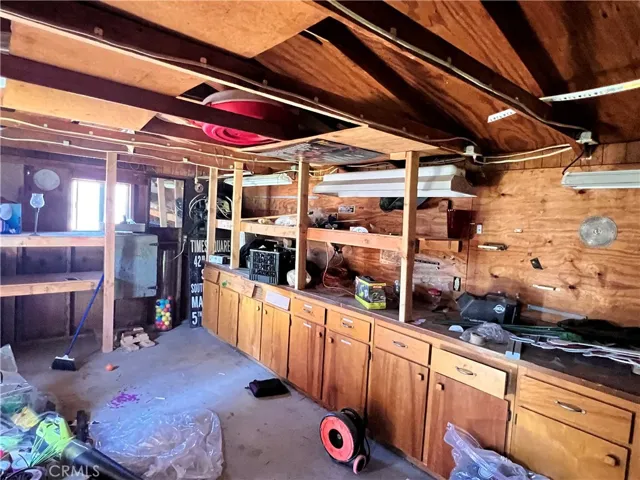 Detached work shop