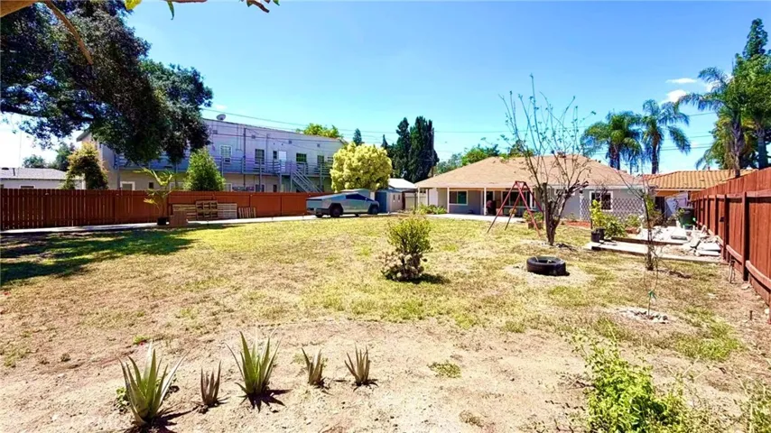 111 Poinsettia, Monrovia, California 91016
