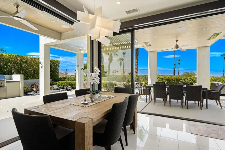 Diningroom-Patio
