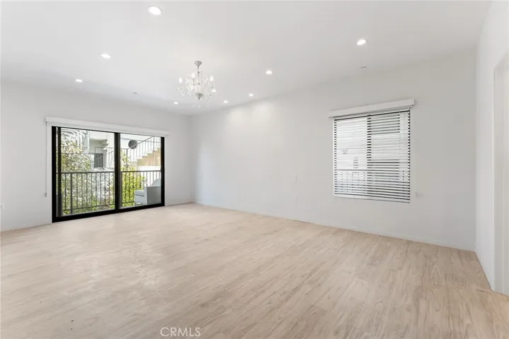 913 N Hilldale Avenue 3, West Hollywood, California 90069