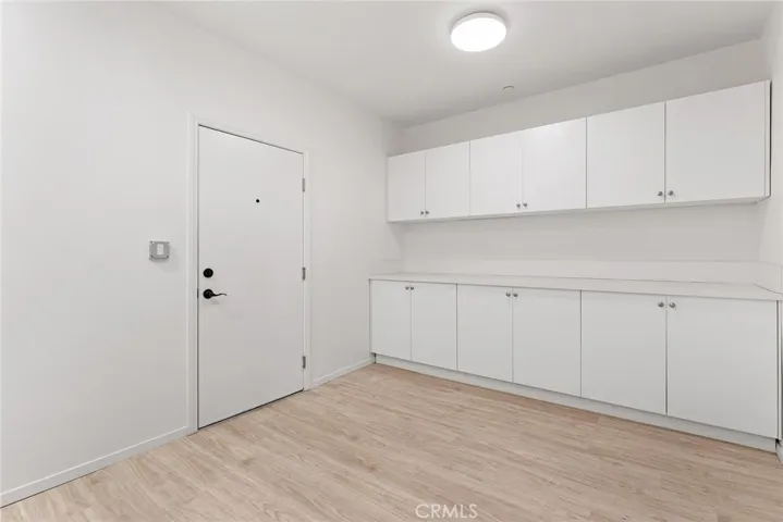 913 N Hilldale Avenue 3, West Hollywood, California 90069