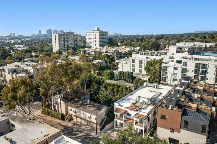 913 N Hilldale Avenue 3, West Hollywood, California 90069