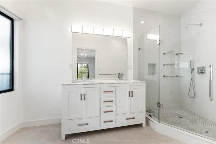 913 N Hilldale Avenue 3, West Hollywood, California 90069