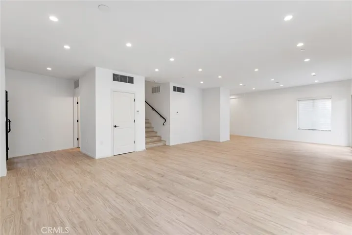 913 N Hilldale Avenue 3, West Hollywood, California 90069