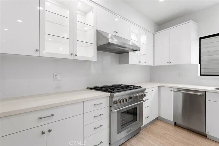 913 N Hilldale Avenue 3, West Hollywood, California 90069