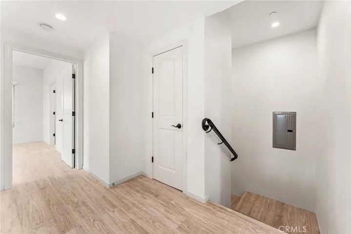 913 N Hilldale Avenue 3, West Hollywood, California 90069