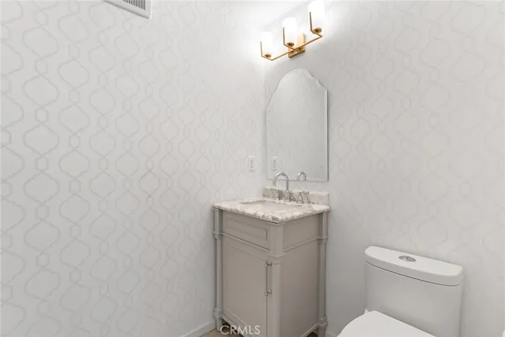 913 N Hilldale Avenue 3, West Hollywood, California 90069