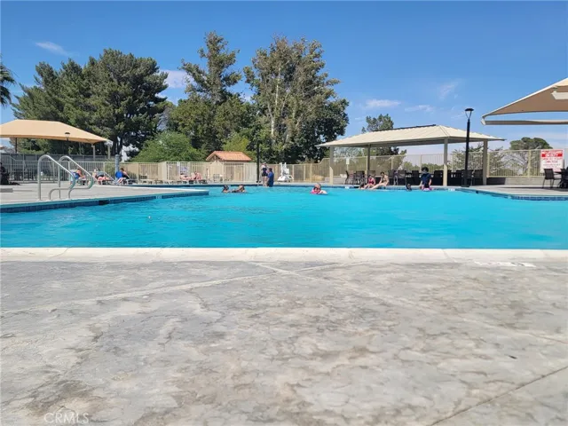14433 Ironsides, Helendale, California 92342