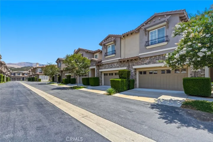 11528 Verona, Chatsworth, California 91311