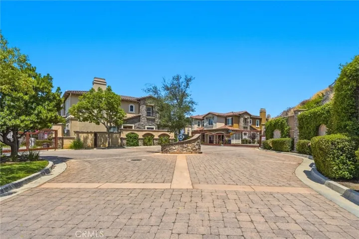11528 Verona, Chatsworth, California 91311