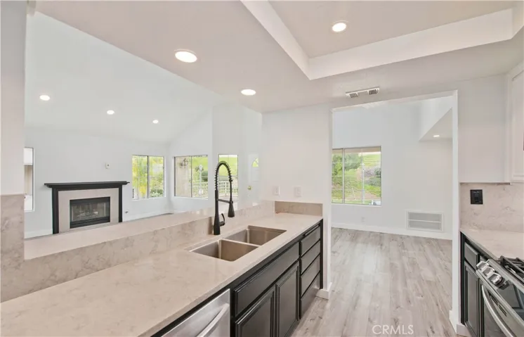 600 Kingswood Lane A, Simi Valley, California 93065