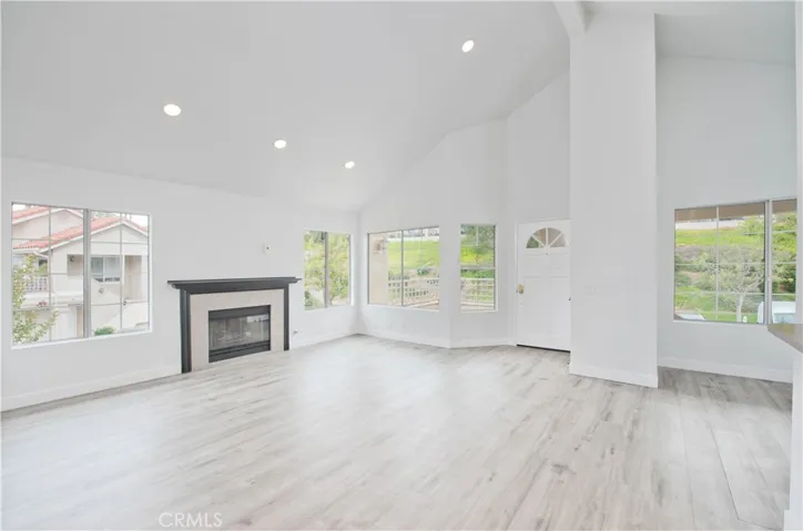 600 Kingswood Lane A, Simi Valley, California 93065