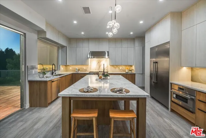 5675 Calpine Drive, Malibu, California 90265
