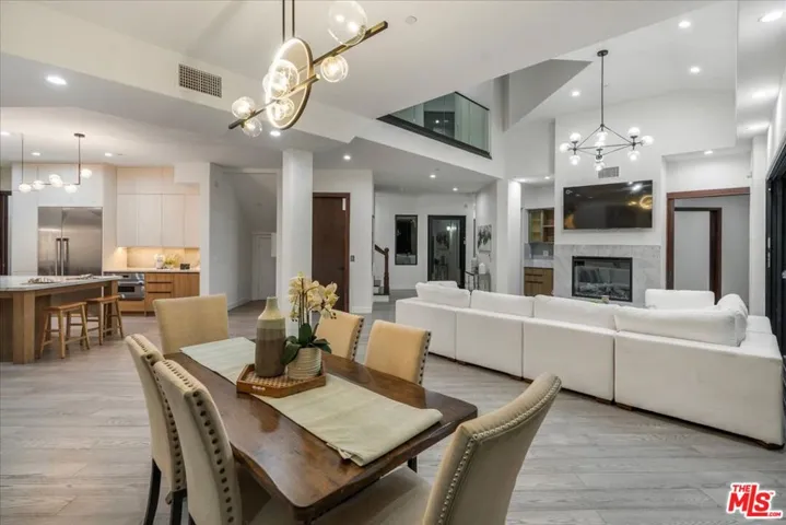 5675 Calpine Drive, Malibu, California 90265