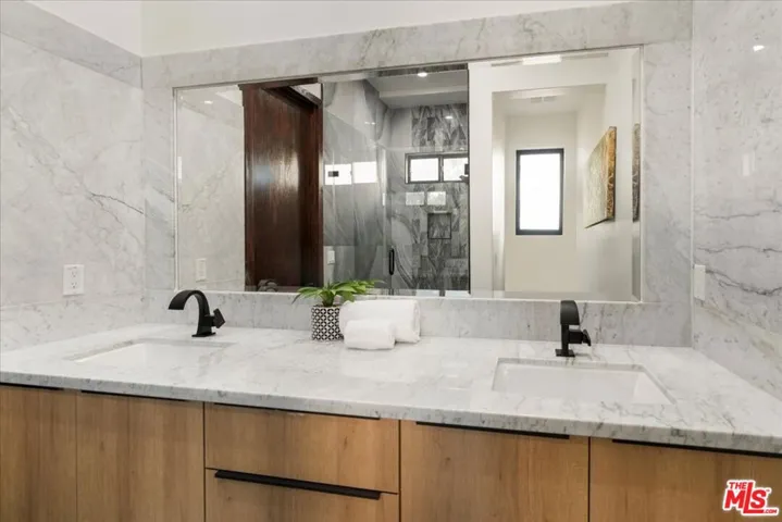 5675 Calpine Drive, Malibu, California 90265