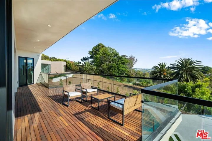 5675 Calpine Drive, Malibu, California 90265