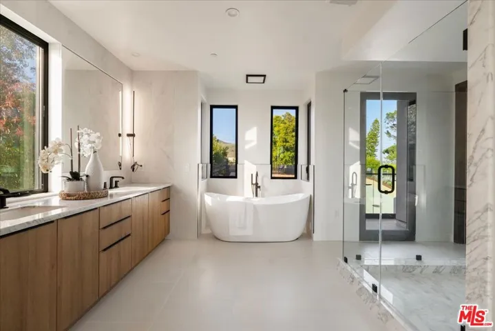 5675 Calpine Drive, Malibu, California 90265