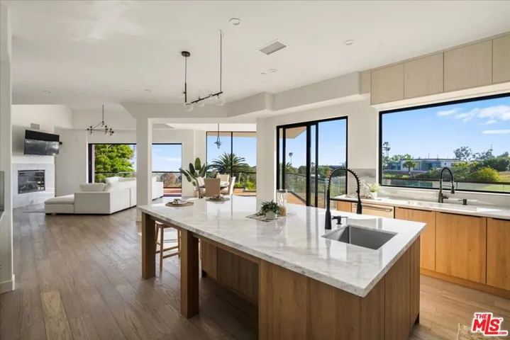 5675 Calpine Drive, Malibu, California 90265