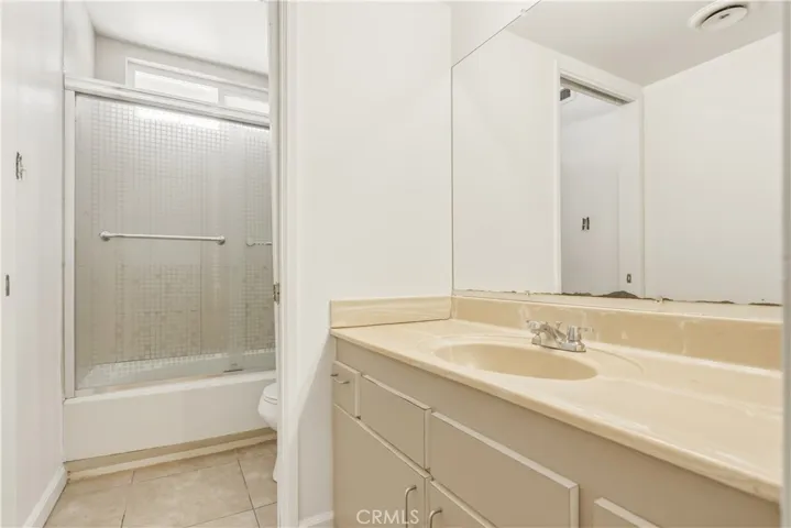 3001 Catalina Drive, Bakersfield, California 93306