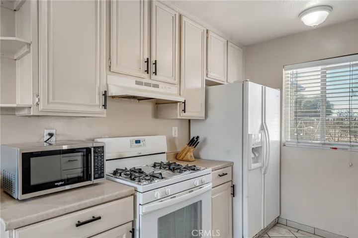 12116 Pluto Drive, Victorville, California 92392