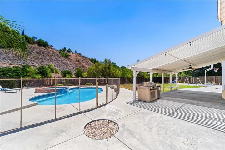 28348 Saddlebrook, Highland, California 92346