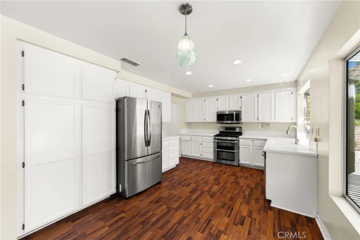 28348 Saddlebrook, Highland, California 92346
