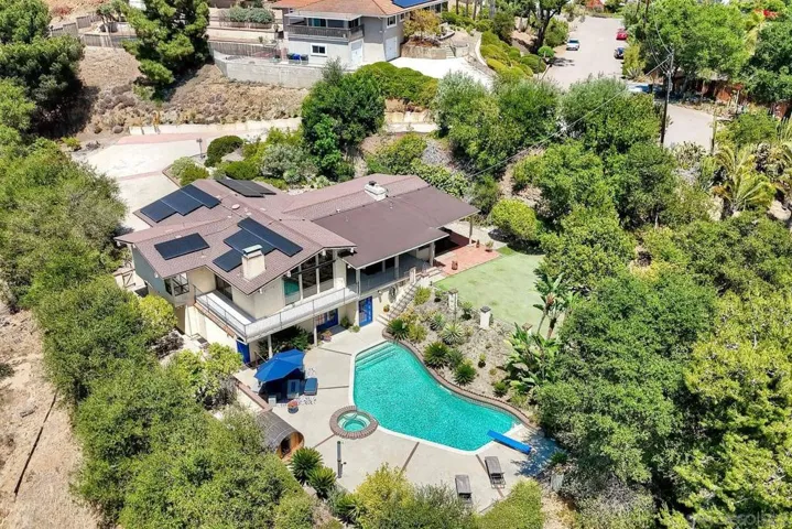 338 Merrywood, Escondido, California 92025