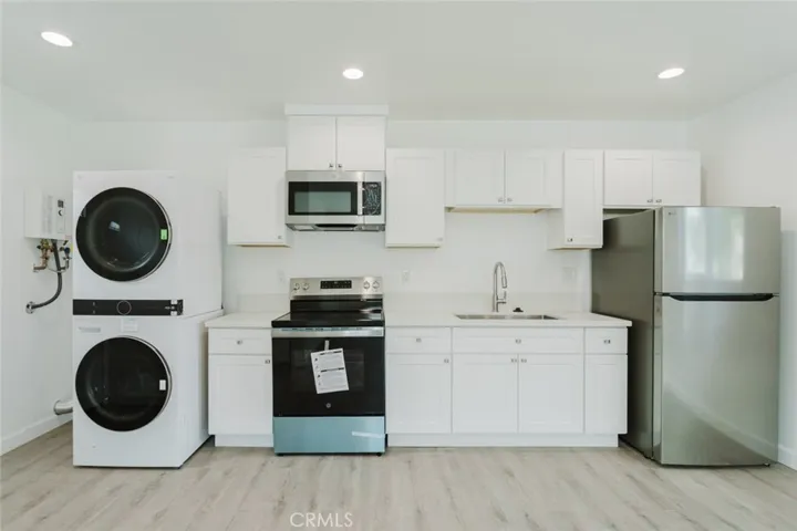 18306 Gresham Street, Northridge, California 91325