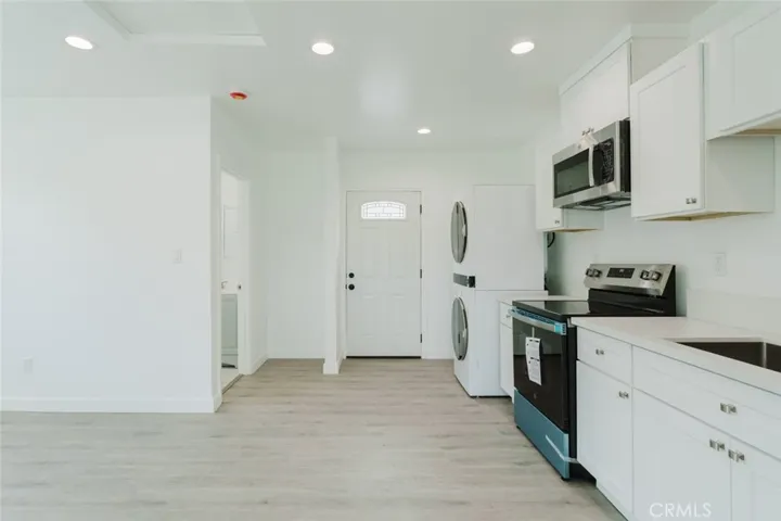 18306 Gresham Street, Northridge, California 91325