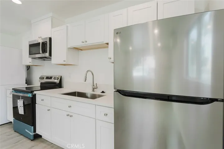 18306 Gresham Street, Northridge, California 91325