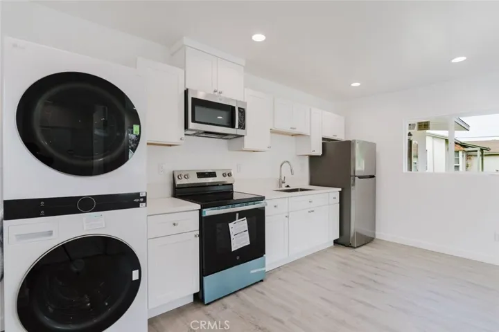 18306 Gresham Street, Northridge, California 91325