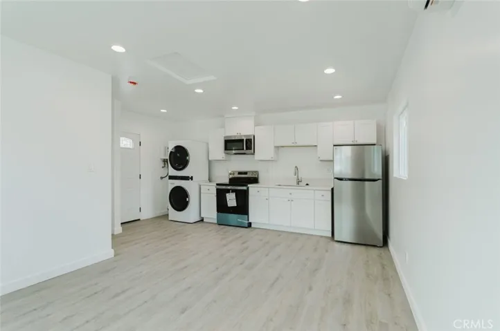 18306 Gresham Street, Northridge, California 91325