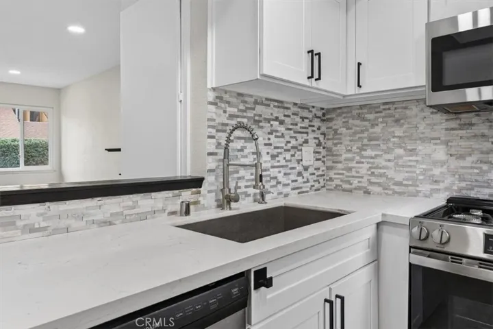 521 West 9th Street, Upland, California 91786