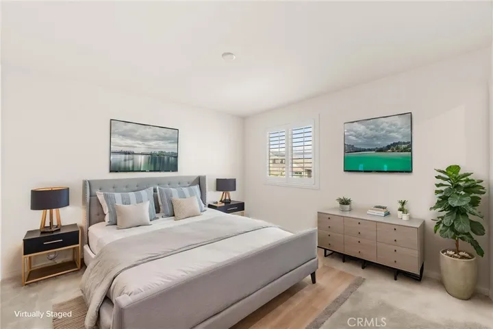 5562 Royal Oaks, Fontana, California 92336
