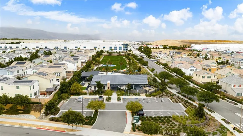5562 Royal Oaks, Fontana, California 92336
