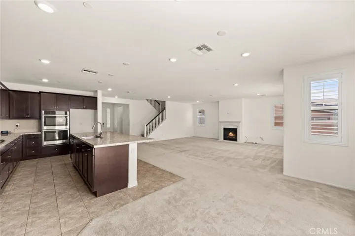 5562 Royal Oaks, Fontana, California 92336