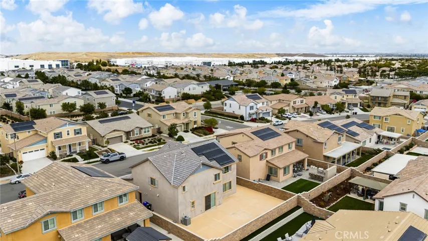 5562 Royal Oaks, Fontana, California 92336